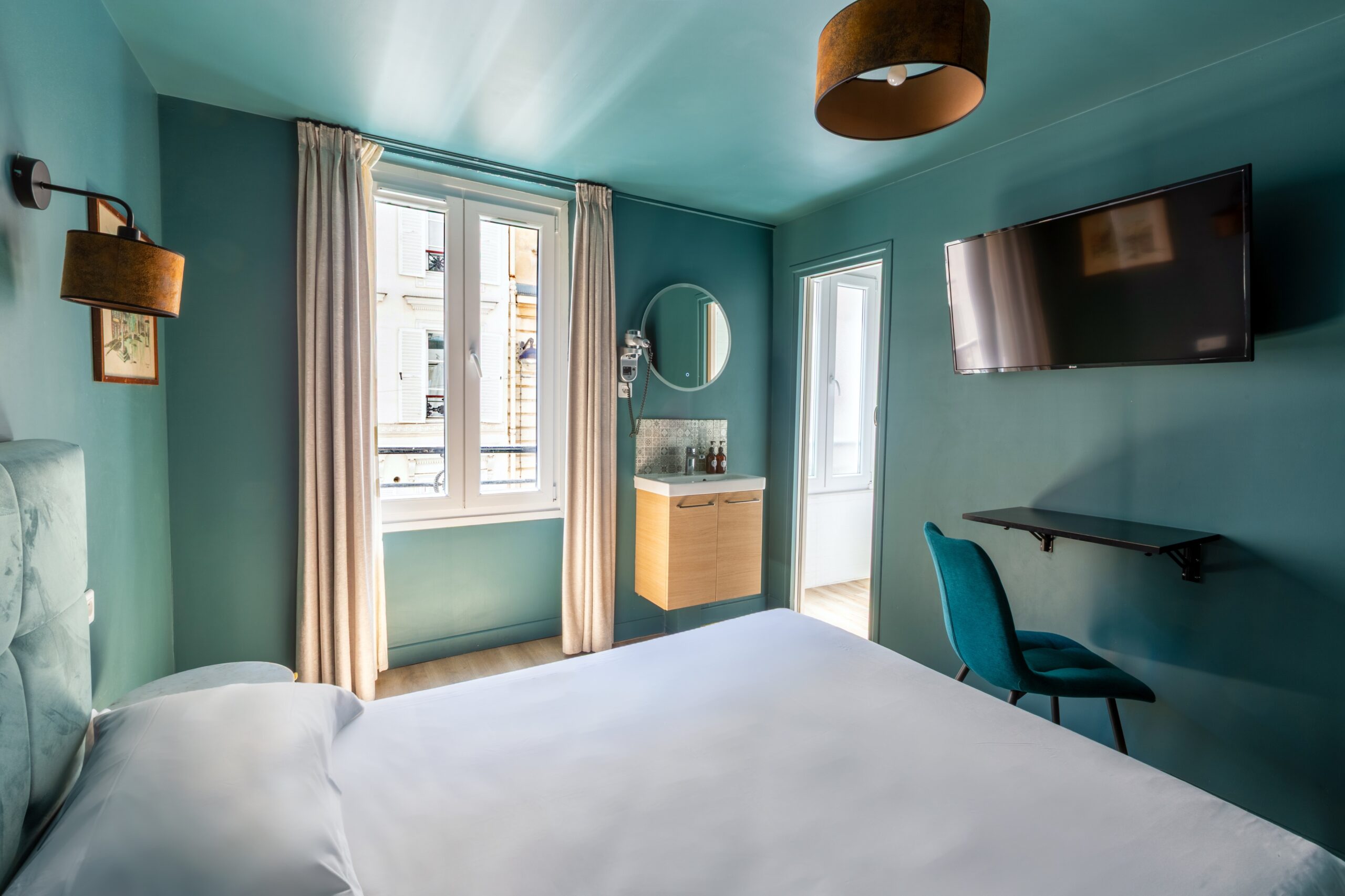 Facetune_25-06-2025-13-51-02-scaled